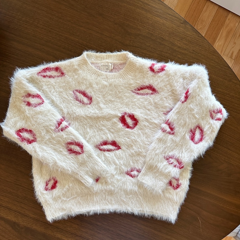 Cute White and Red Valentine Sweater 💋